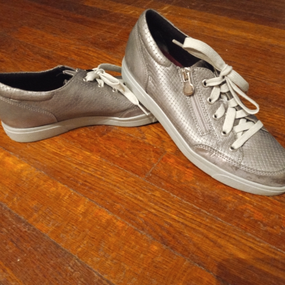 SILVER SHOES